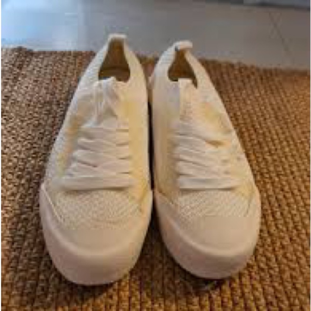 NWT Zara sneakers size 5 kids